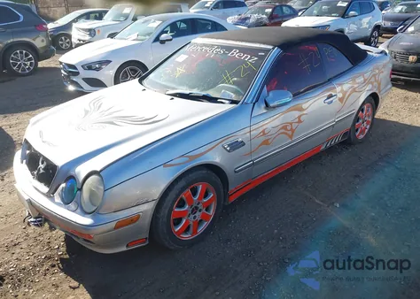 2000 Mercedes-Benz Clk 320 из США, поврежденный, VIN WDBLK65G4YT046410